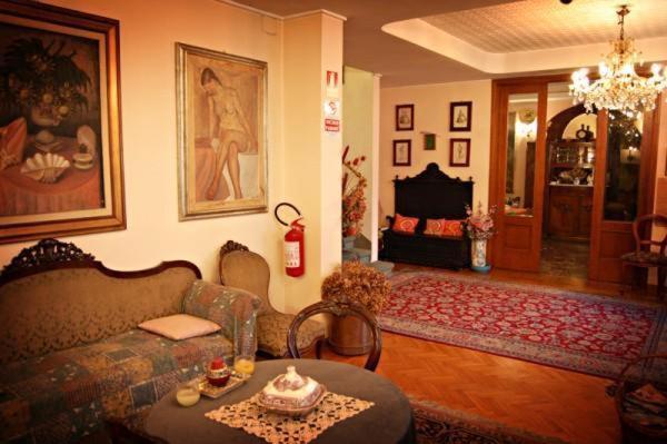 מונטה קטיני טרמה Hotel Pesi מראה חיצוני תמונה